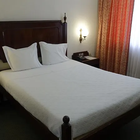 Imperial מלון אבאירו